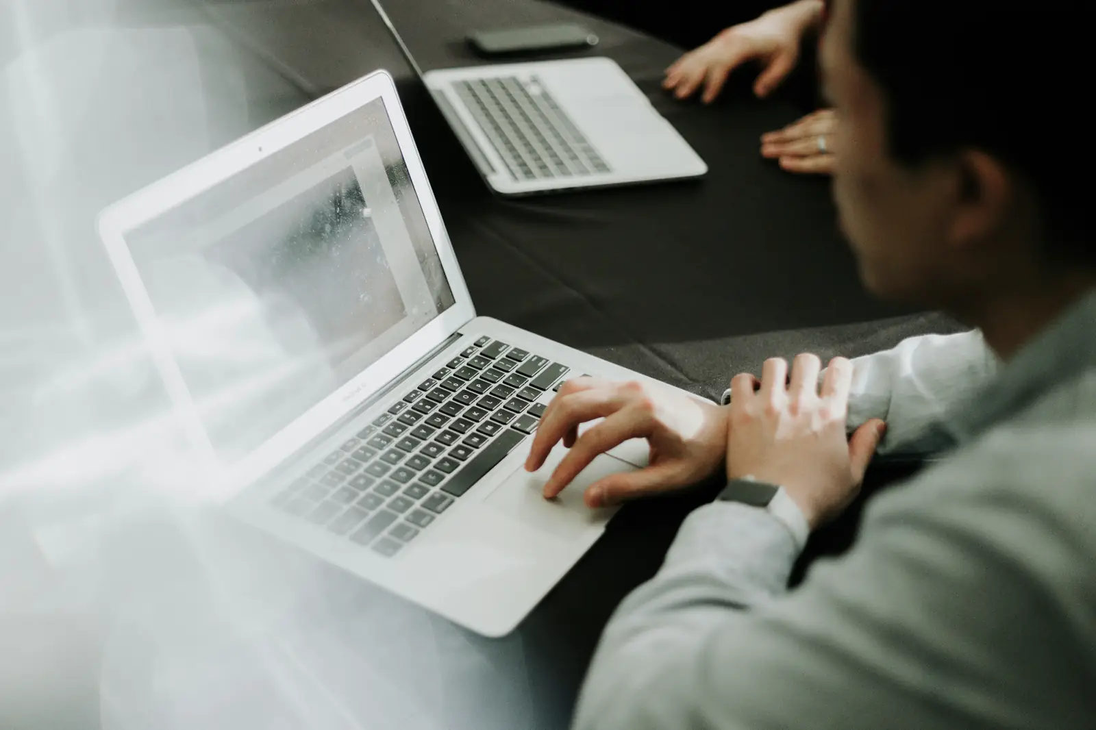Business-Meeting zum Thema Compliance und Datenschutz